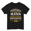 Mann Mit Einem Gut Sortierten Werkzeugkoffer - Handwerker T-Shirt